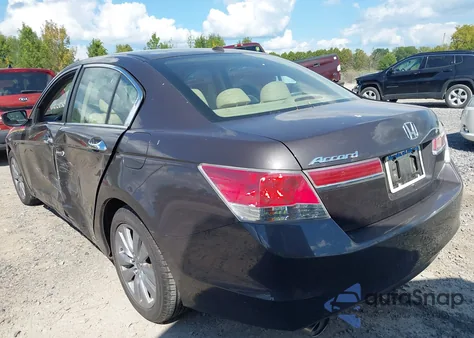 2011 Honda Accord 3.5 Ex-L z USA, uszkodzony, nr VIN 1HGCP3F85BA021206